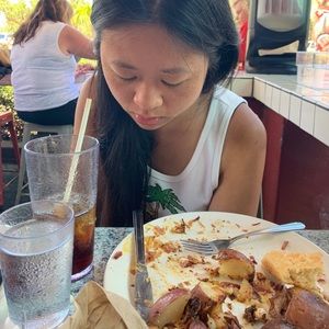 Meet your Posher, Liz